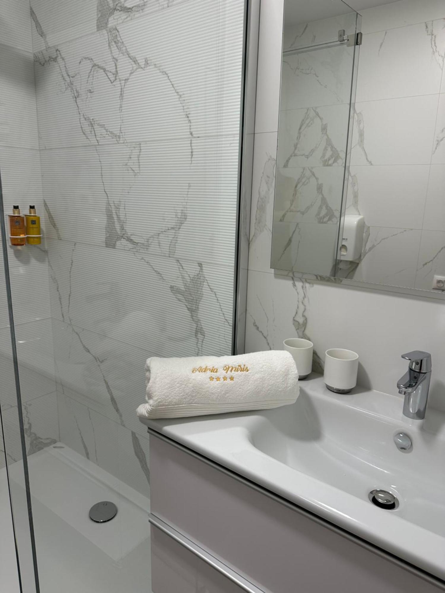 דרזניצה Adria Miris Apartments מראה חיצוני תמונה